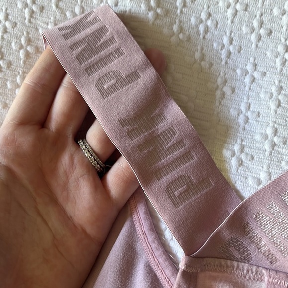 VS pink workout top - Picture 3 of 3